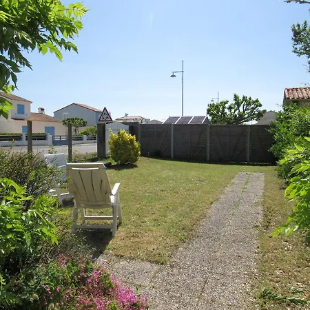 Hébergement de vacances Maison Avec Jardin, Proche Plage, - Fr-1-194-331 *