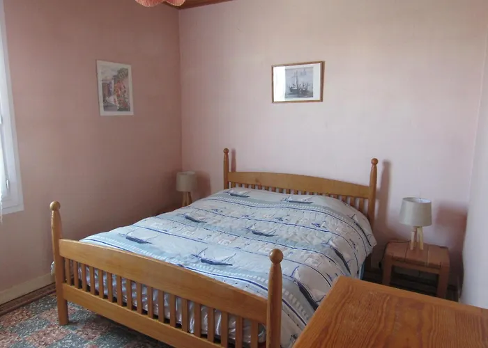 Hébergement de vacances Maison Avec Jardin, Proche Plage, - Fr-1-194-331 *